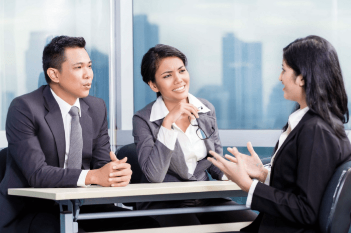 Initial interview adalah