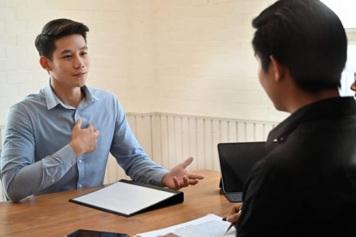 Initial interview adalah